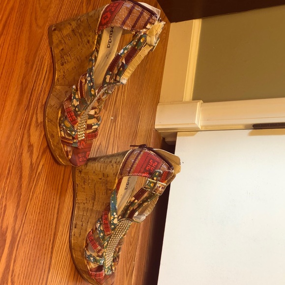 Platform - Picture 3 of 7